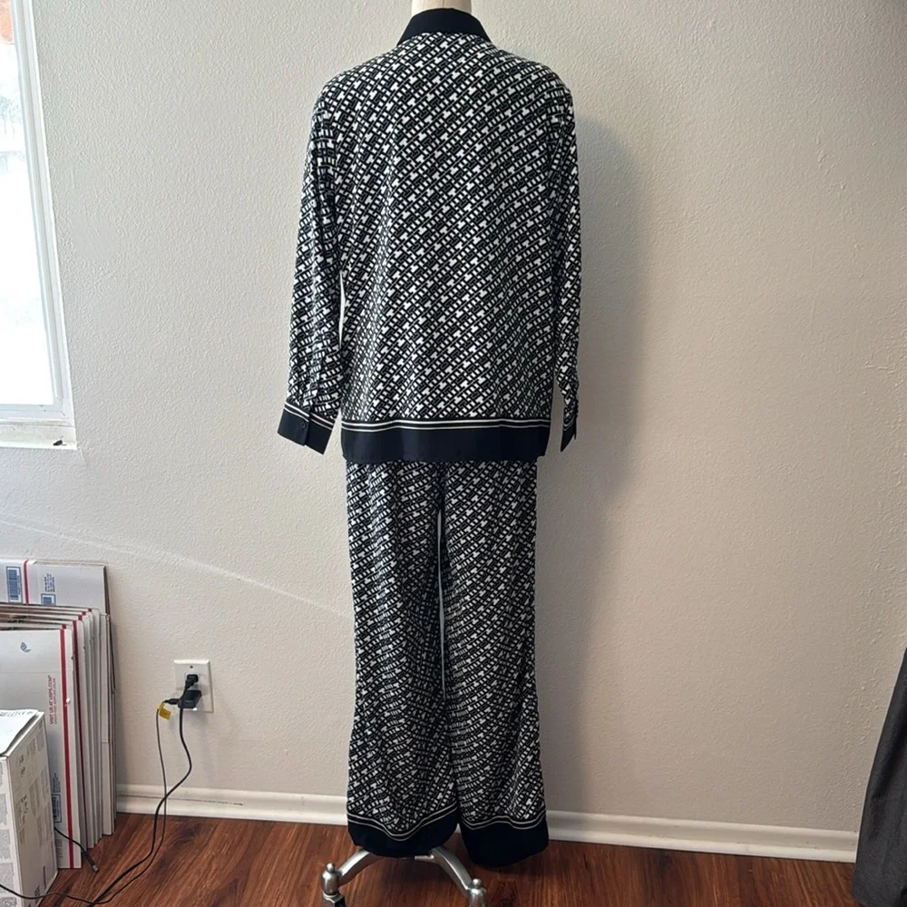 NWT Tommy Hilfiger Luxe Blouse and Pant Set - Picture 4 of 9